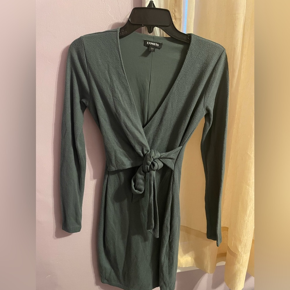 NWOT Tie waist bodycon dress